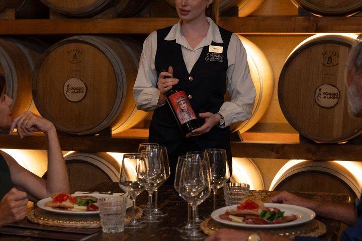 Cena con cata de vinos en la bodega Poggio ai Laghi