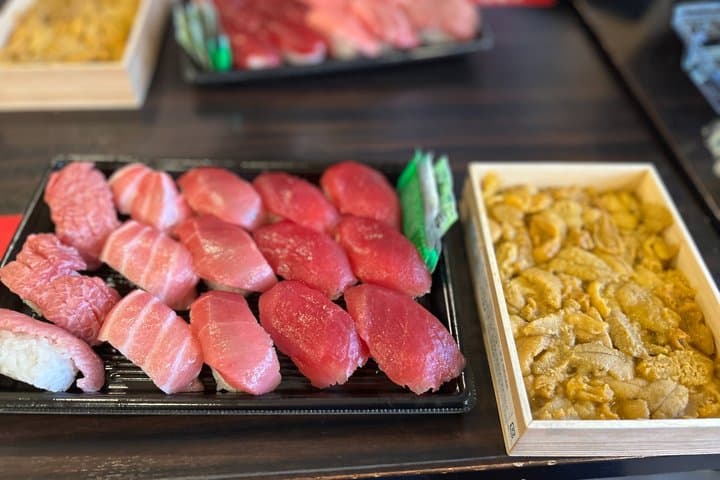 Morning Market Adventure: Toyosu & Tsukiji with Tuna Auction