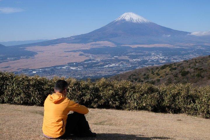 Doorkruis de buitenste rand van de Hakone Caldera en geniet van de Onsen-wandeltocht