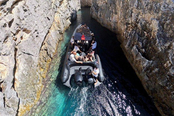 Haxhi Ali Cave & Grama Bay Bootstour – Dafina Bay & Karaburun