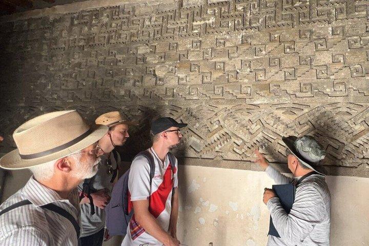 Halber Tag: El tule, Teotitlán y zona arqueologica de mitla