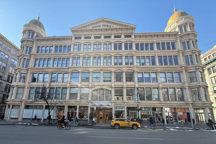 ゴールドエイジNYCショッピングパレス-屋外ウォーキングツアー
