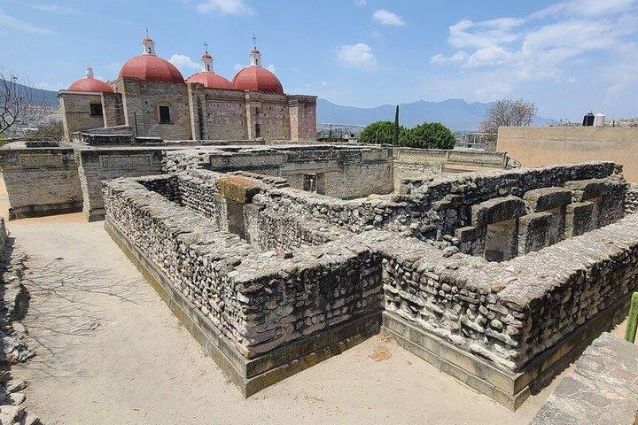 Halber Tag: El tule, Teotitlán y zona arqueologica de mitla