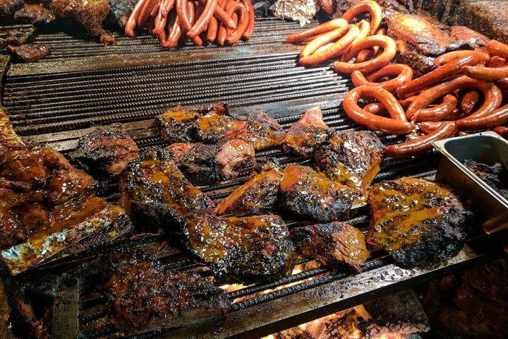 Barbecue e tour del vino da Austin (piccolo gruppo)