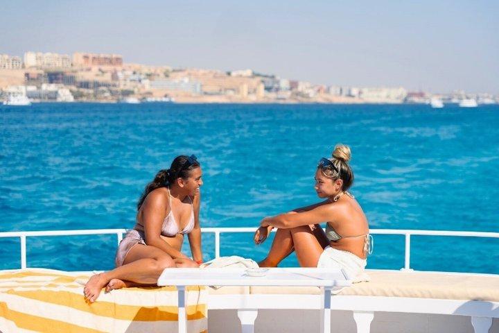 Hurghada - VIP Hula Hula Island Trip, Parasailing & Transfer