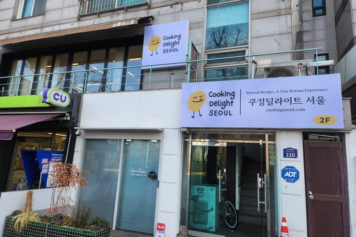 Master 8 Korean Dishes: Cooking Class in Sunny Artsy Open Kitchen