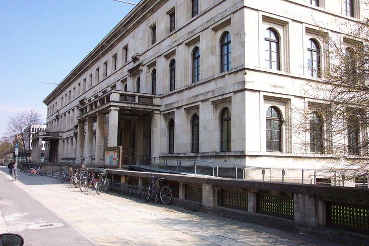 Tredje Rige & Anden Verdenskrig Walking Tour