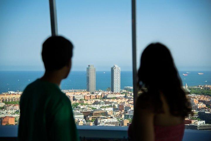 Ingang van het uitkijkpunt Torre Glories in Barcelona