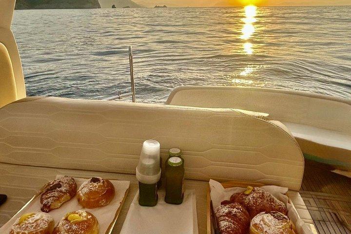 Un moment enchanté: Le lever du soleil de Capri