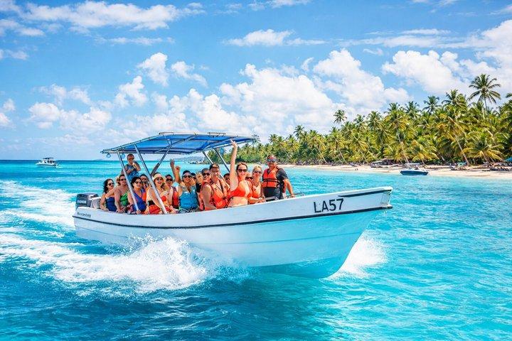 Saona Island Speedboat Tour fra Punta Cana + Naturpool
