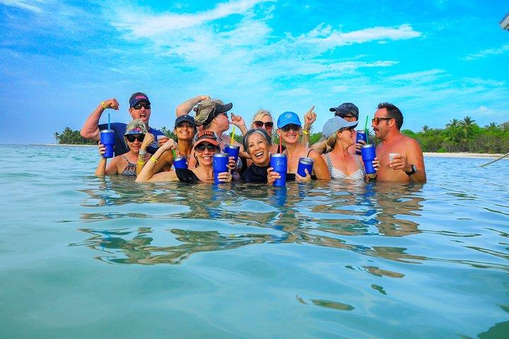 Punta Cana Private Boat Party Cruise com música e bebidas