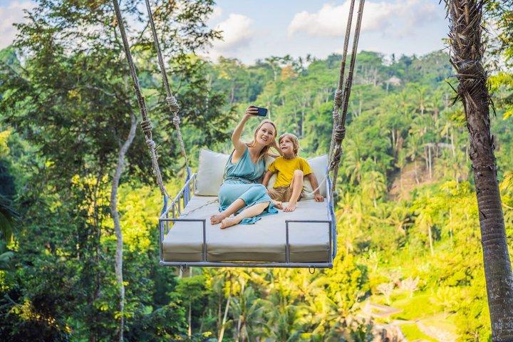 Barongdans, Bali Swing & lokal marknadstur w / Transfer i Bali