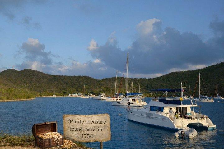 BVI Sailing Charter Add-On : Geschiedenis & Verhalen bij Elke Ankerplaats