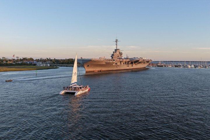 Charleston Iconic Sunset Sail - Lux Catamaran avec Bar et Salles de bain