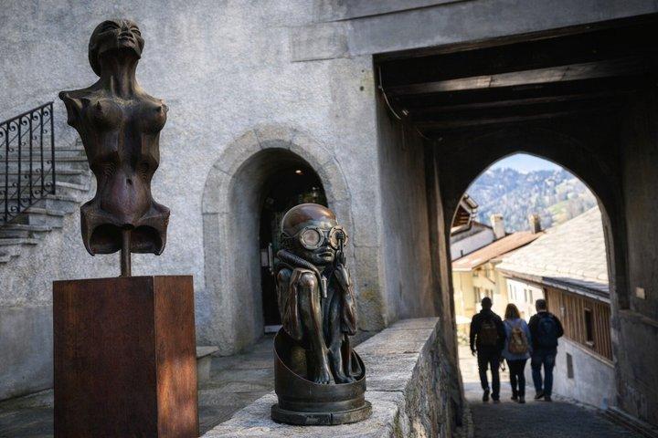 Art, Castle & Aliens : HR Giger Museum ジュネーヴ発終日ツアー