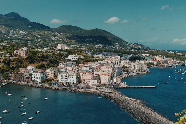 Tour privato in barca a Ischia o Procida da Sorrento