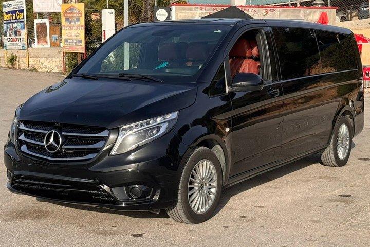 Traslado privado de llegada del aeropuerto de Atenas al puerto de Rafina