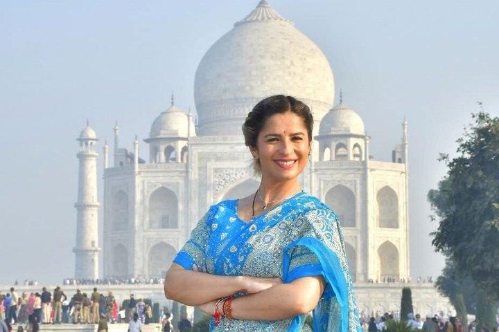 Skip-the-Line Taj Mahal Ticket with Guide – Fast Track Access