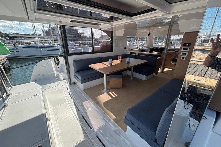 Tour Catamarano Olbia per ricerca Delfini e Parco Marino Tavolara