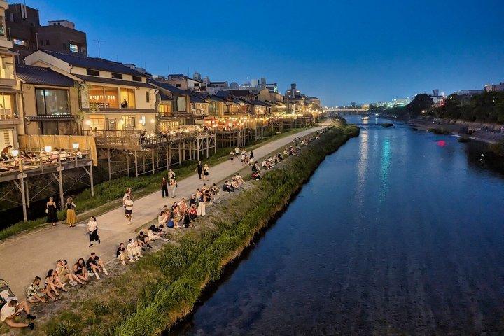 プライベート京都祇園ナイトフードツアー — EN/FR/DEガイド