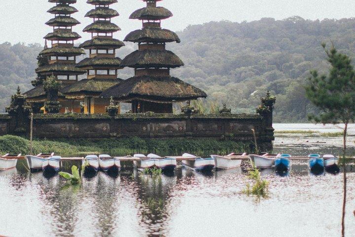 Munduk Twin Lake Jungle Trek with Sacred Forest Temples&Canoeing
