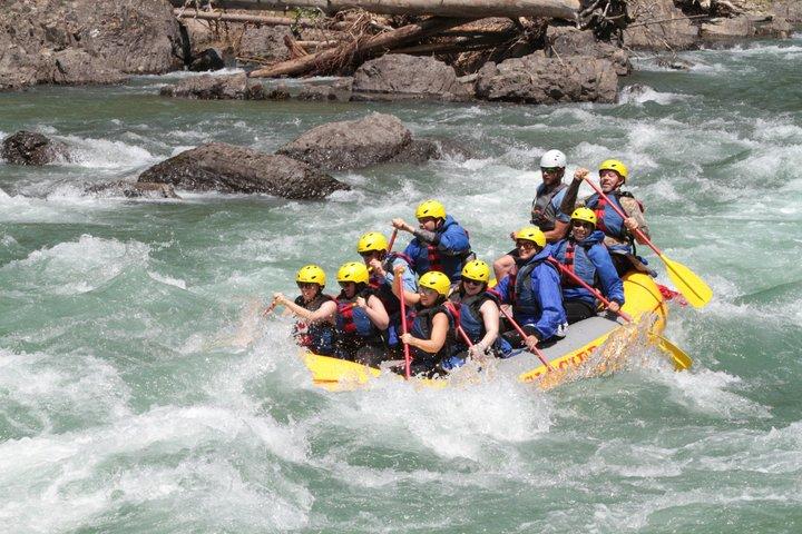 Kathmandu–Pokhara 3 - Tagesabenteuer : Rafting , Paragliding & Bungee