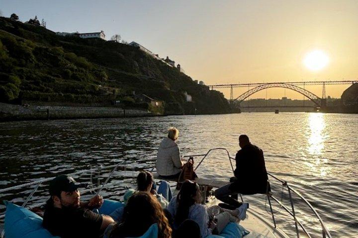 Porto: Charmante cruise langs de 7 bruggen met Porto, optie voor zonsondergang