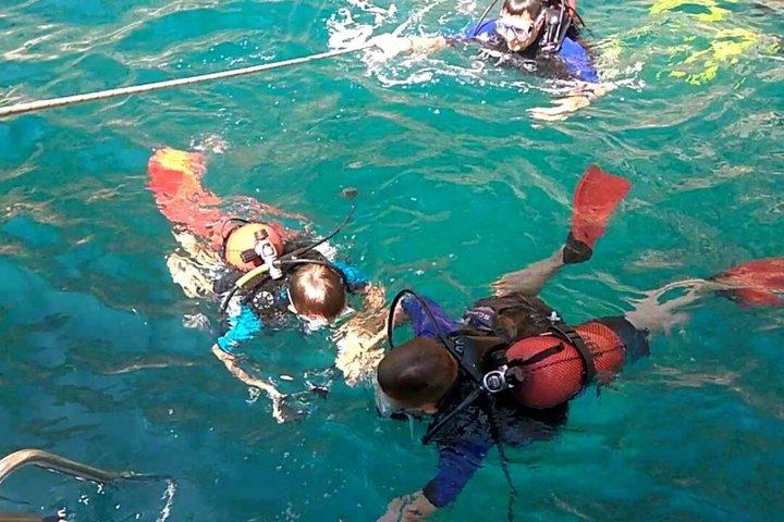 Scuba Diving Experience Tour van Side
