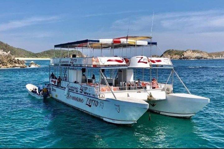Catamaran Tour of the Bays of Huatulco