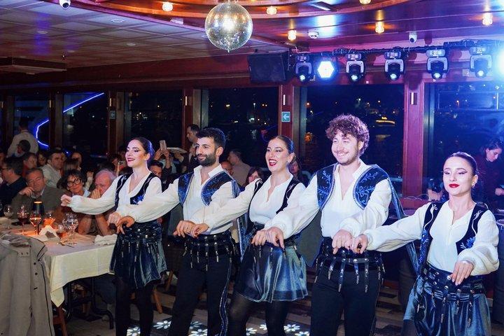イスタンブール ボスポラス海峡ディナー クルーズ トルコ ナイト ショー オールインクルーシブ
