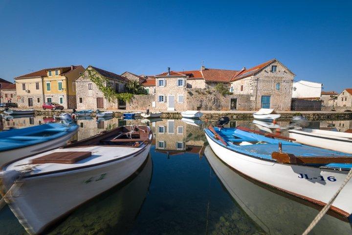 Visite privée Stari Grad Tuk Tuk avec dégustation de vin