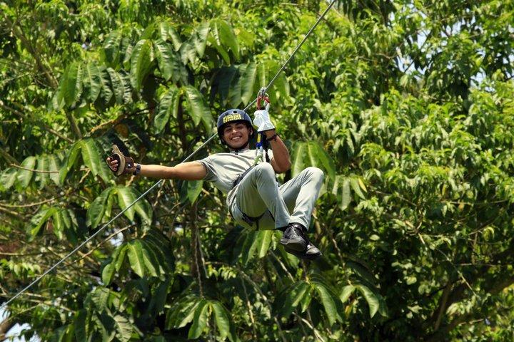 La Fortuna Zipline con Escursione Vulcano e Ponti Sospesi