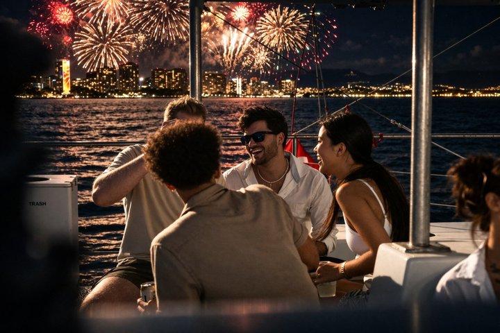 Waikiki Freitag Feuerwerk Bootsfahrt ab Oahu