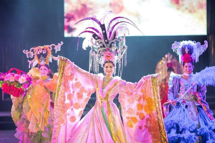 Siam Dragon Cabaret Show billet med transfer i Chiang Mai