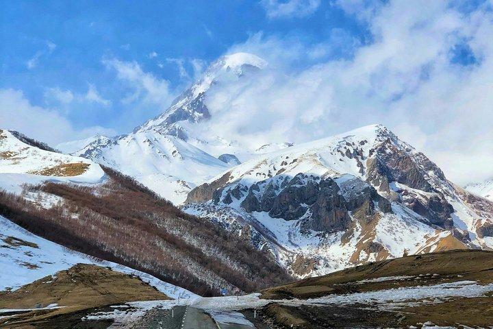 Private Kazbegi Tagestour mit Gergeti Kirche und Gudauri