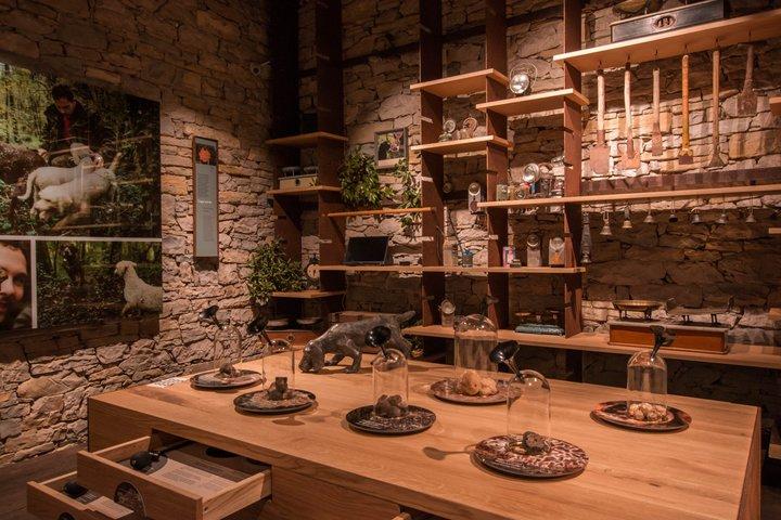 Guided Museum Tour and Tasting Experience