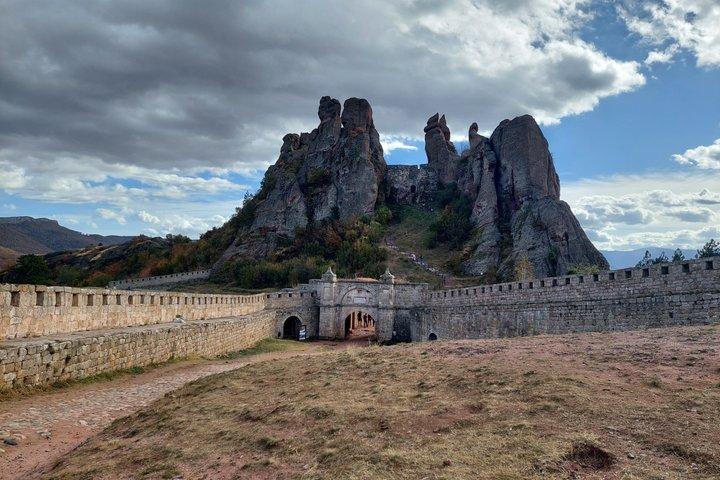 Sofia: Private Tour to Belogradchik Fortress and Venetsa Cave