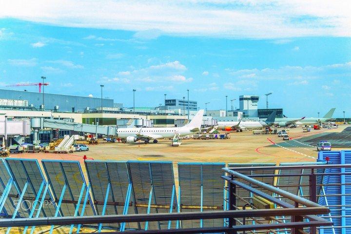 Kutaissi Flughafen nach Tiflis oder umgekehrt PRIVATER Minivan Transfer
