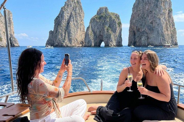 Cruzeiro de Aventura de Capri: Cavernas do Mar, Costa e Blue Grotto
