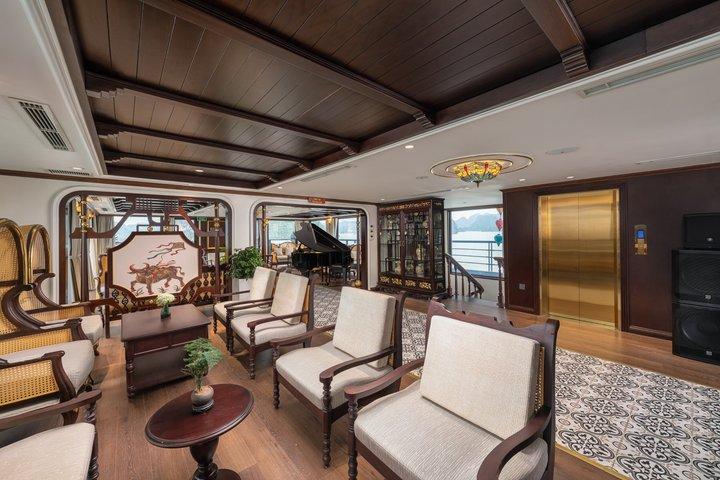 Von Hanoi : L’amour Cruise : 2 - Day Ha Long Bay Scenic Escape