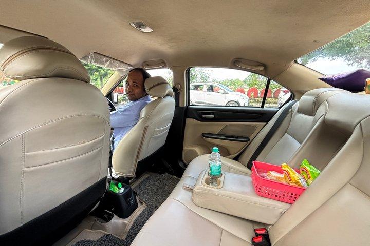 Udaipur Sightseeing Tour met Jagmandir Boottocht en Stadspaleis