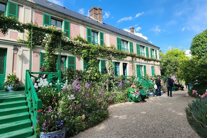 Claude Monet guided daytrip to Giverny, Vernon, Rouen from Paris