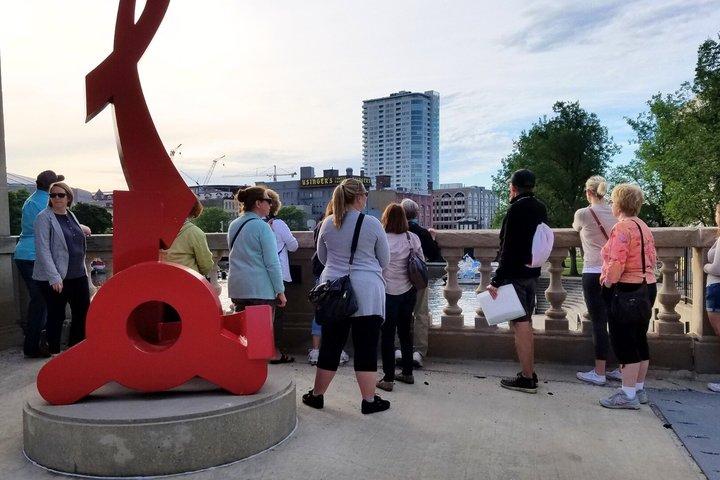 Milwaukee's Riverwalk Walking Tour