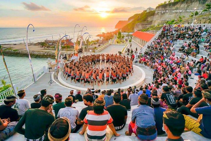 Beste zonsondergang in Uluwatu met Kecak Dance