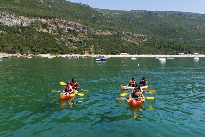 Lisboa: Excursión en kayak y snorkel en la playa salvaje de Arrábida (opción de recogida)
