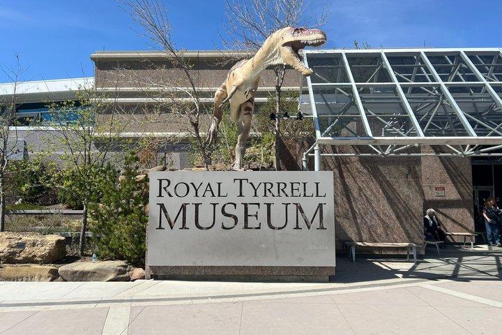 Local Drumheller and Royal Tyrrell Museum Tour from Calgary