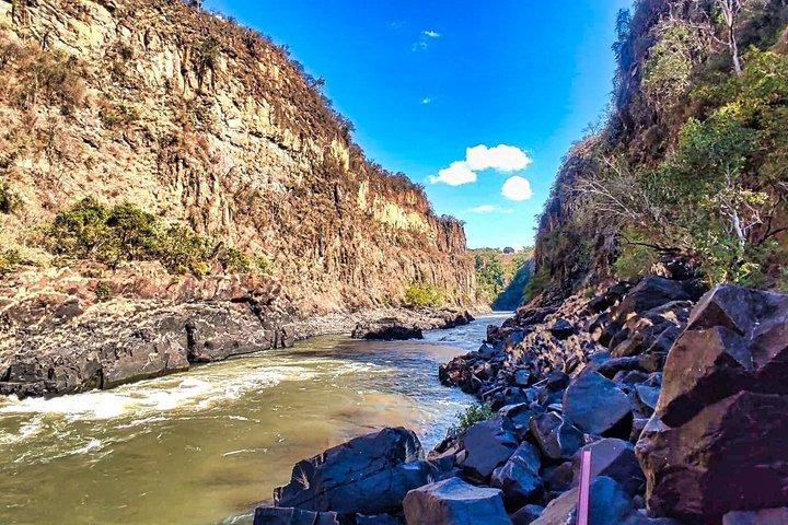 Victoria Falls Gorge Guided Hike with Zambezi River View