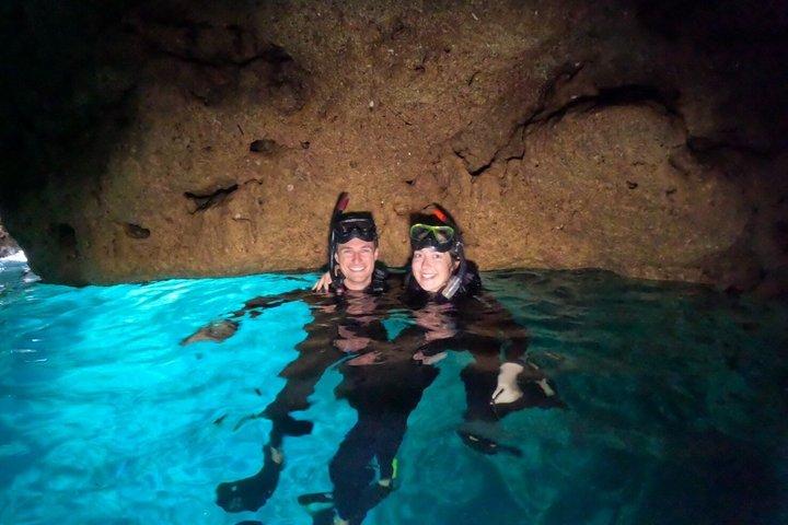 Tour privado de snorkel en Blue Cave Okinawa