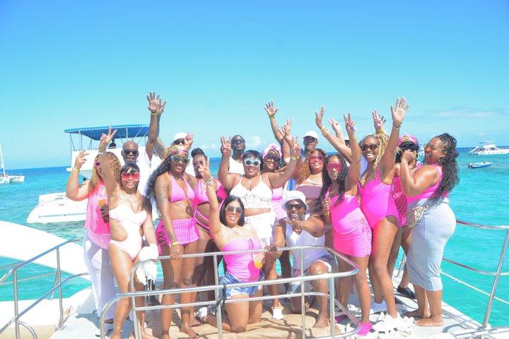 Punta Cana Party Boat med musikdrycker och snorkling & plocka upp