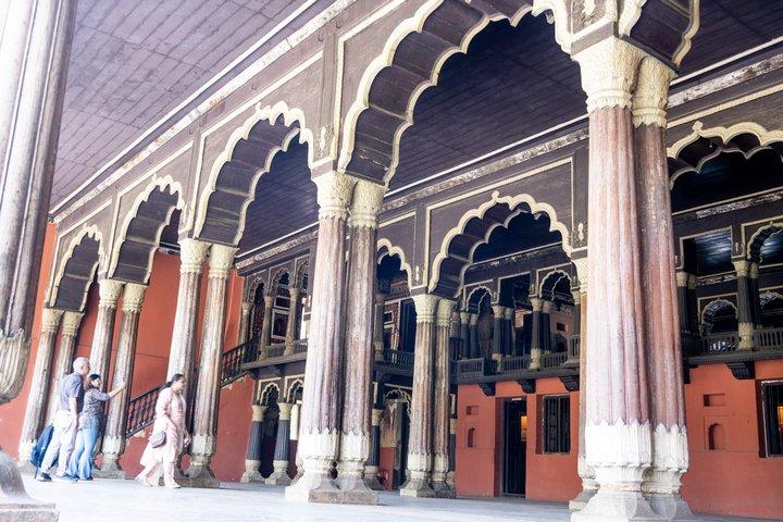 Promenade historique à Bangalore au fort et au marché des temples du palais